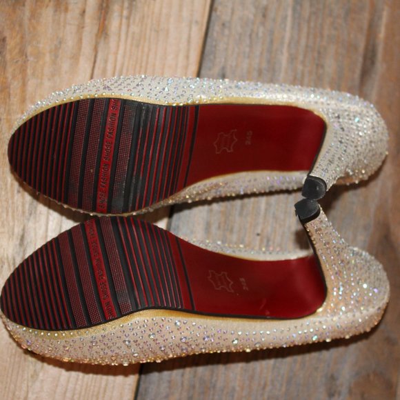 Lola Heel Silver Women's Rhinestone Round Toe Slip-On Pump 245 Korea 7.5 US New - Picture 6 of 9